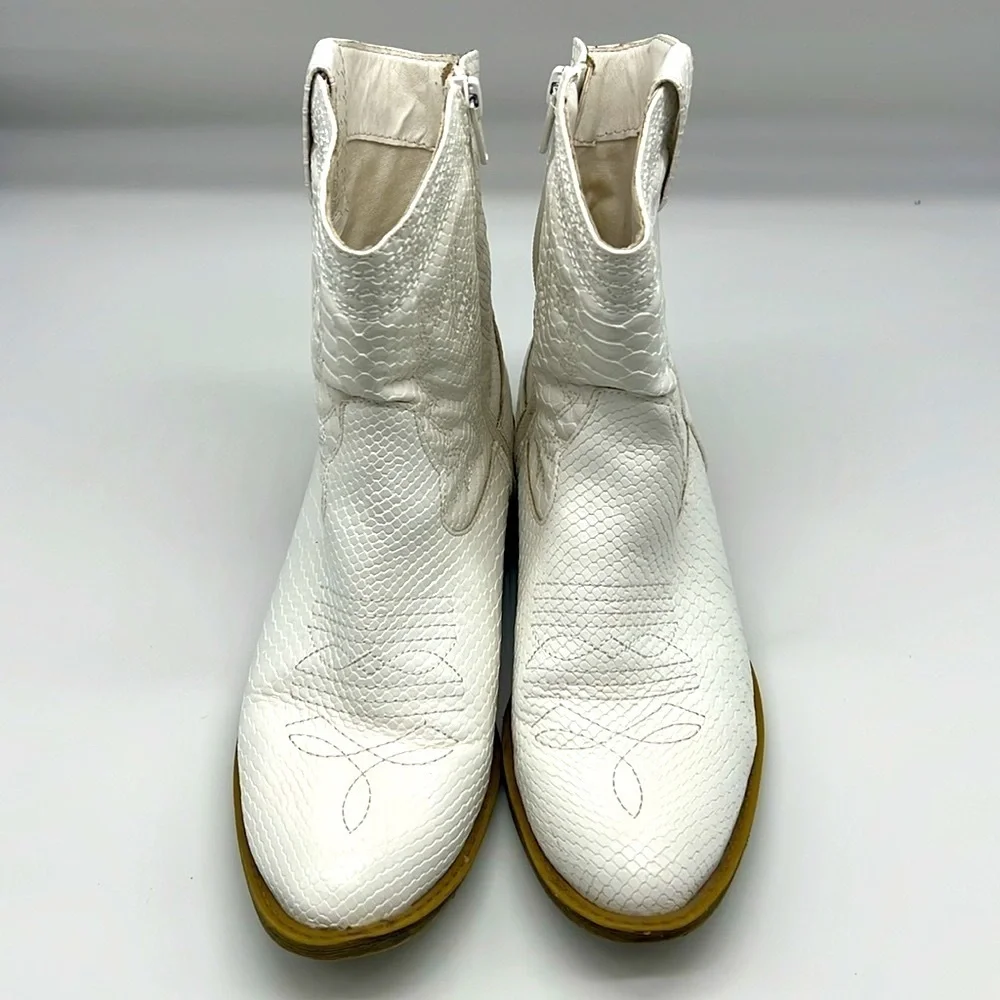Coconuts By Matisse - Pistol White Faux Leather Snake Print Ankle Boots Size 7.5